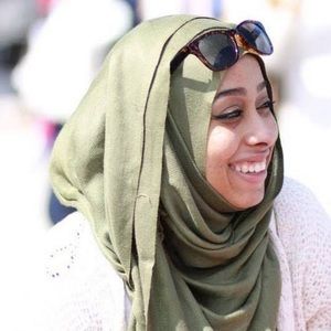 Meet your Posher, Lama